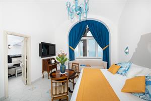Suite Dominick vista mare - soggiorno in Dependance - hotel principale chiuso 
